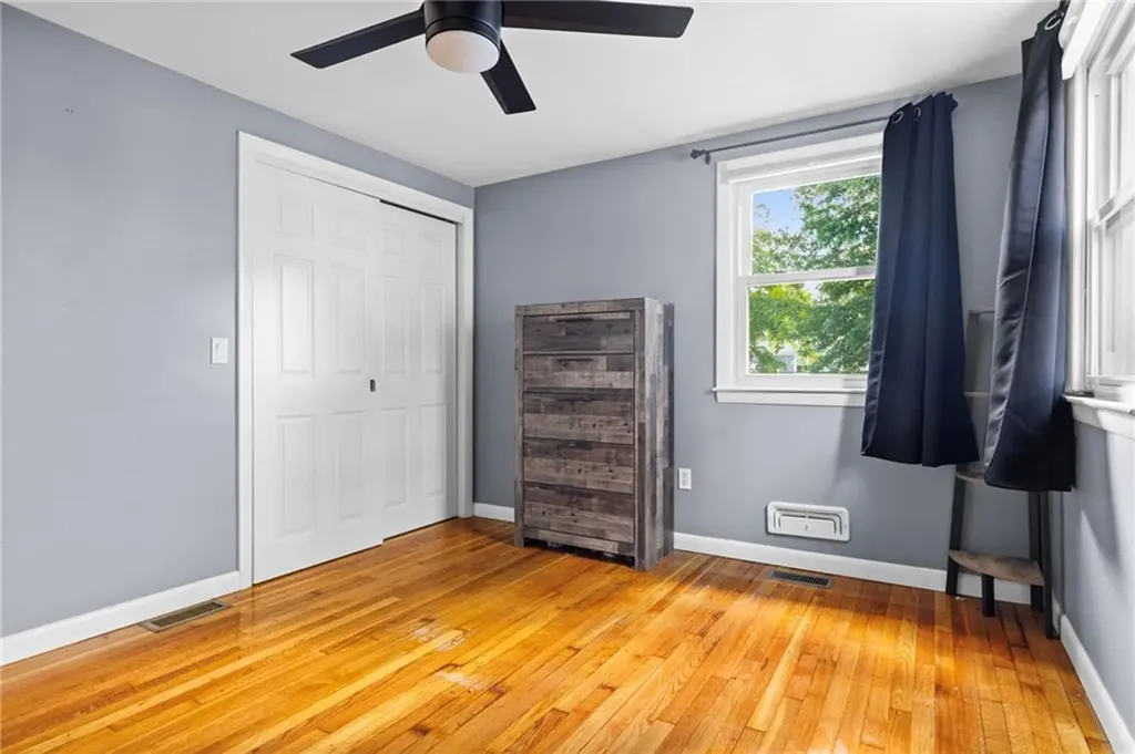 794 Main Avenue Warwick RI 02886