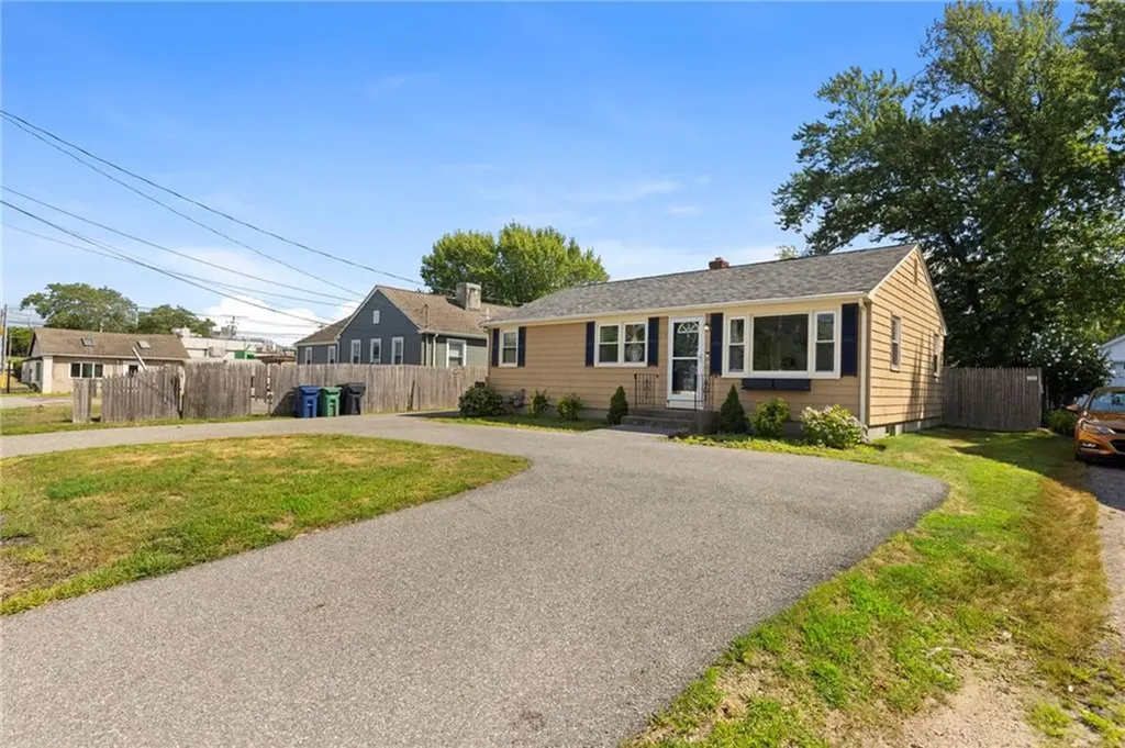 794 Main Avenue Warwick RI 02886