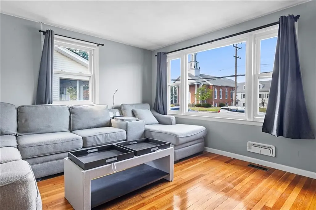 794 Main Avenue Warwick RI 02886