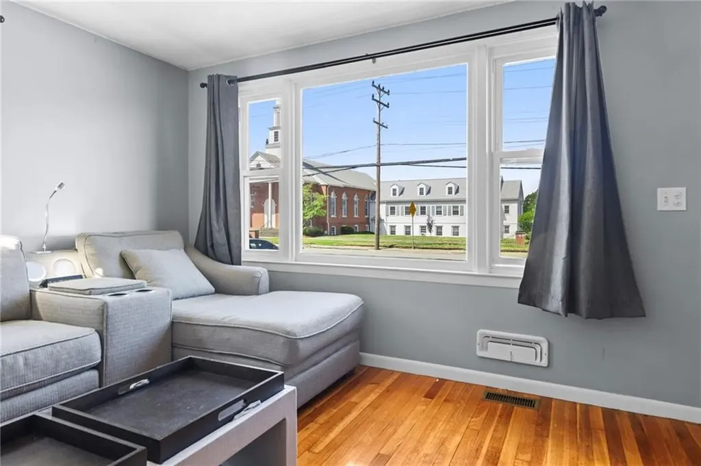 794 Main Avenue Warwick RI 02886