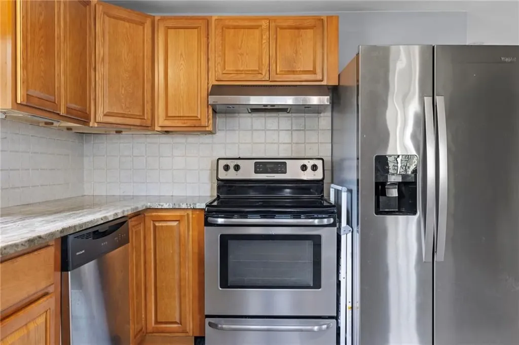 794 Main Avenue Warwick RI 02886