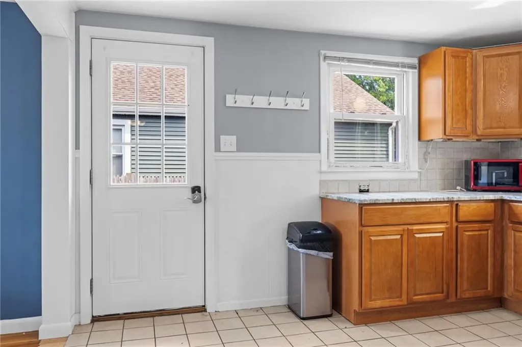 794 Main Avenue Warwick RI 02886