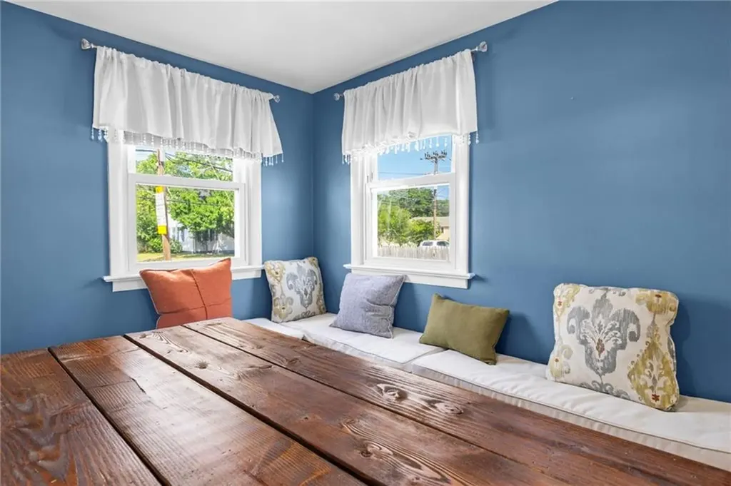 794 Main Avenue Warwick RI 02886