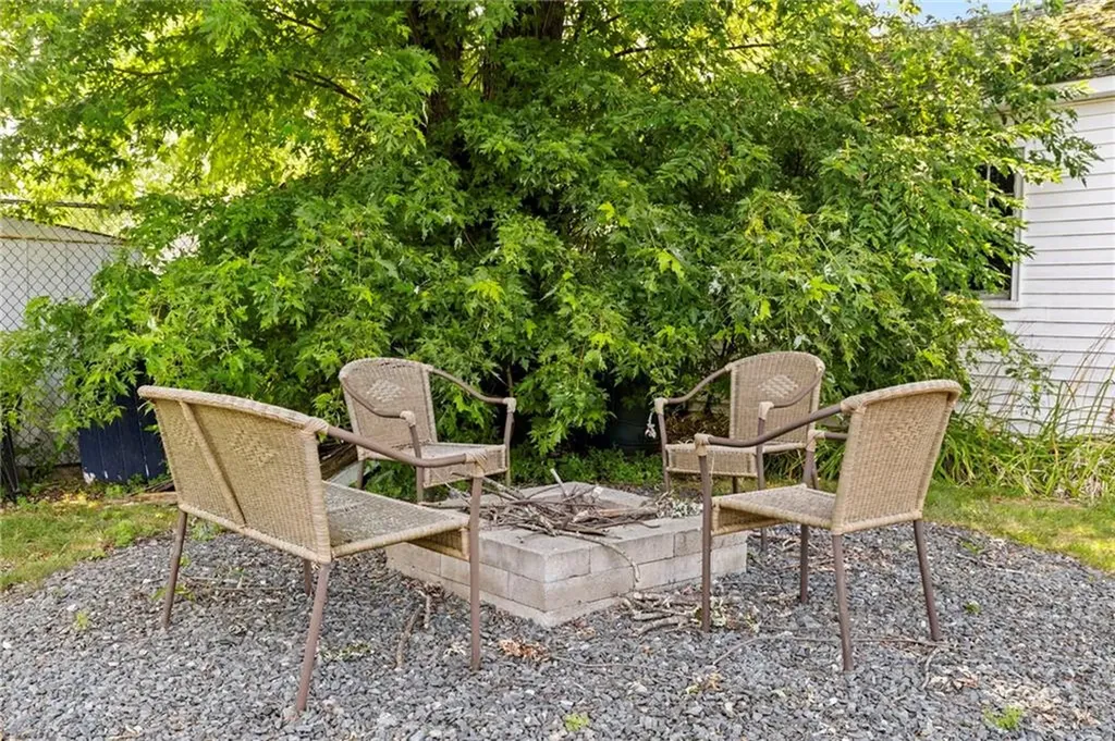 794 Main Avenue Warwick RI 02886