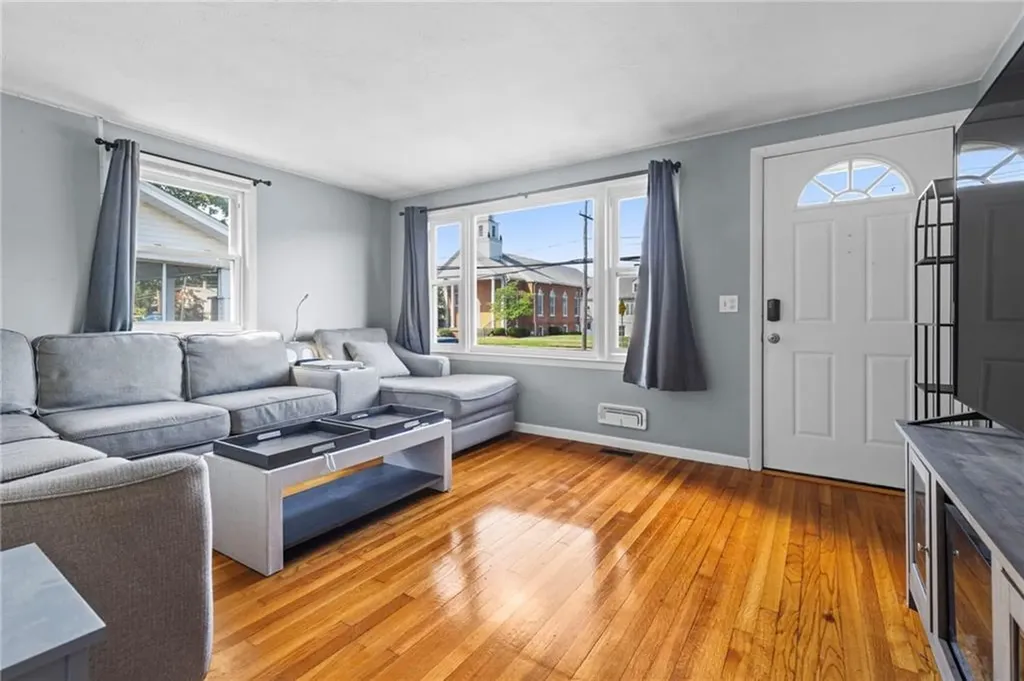 794 Main Avenue Warwick RI 02886