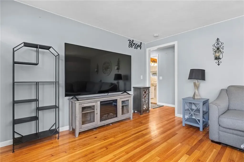 794 Main Avenue Warwick RI 02886