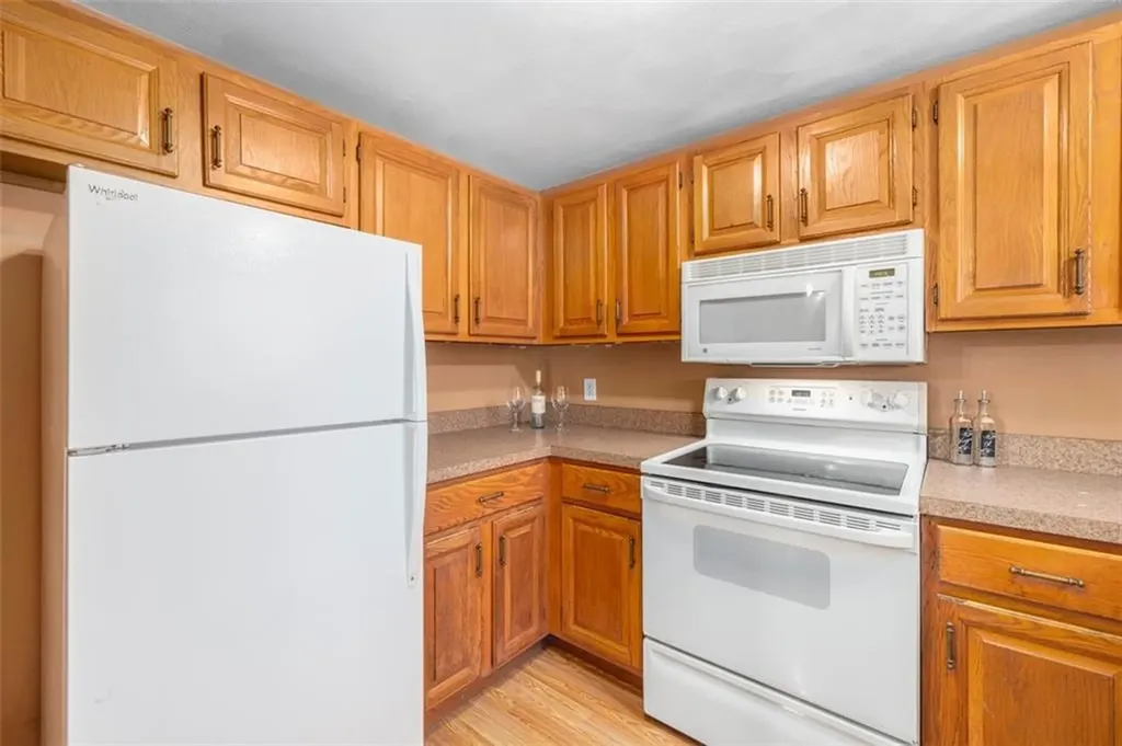30 Eagle Run Warwick RI 02889