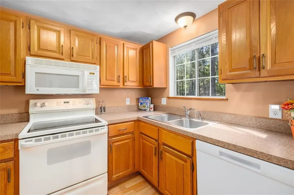 30 Eagle Run Warwick RI 02889