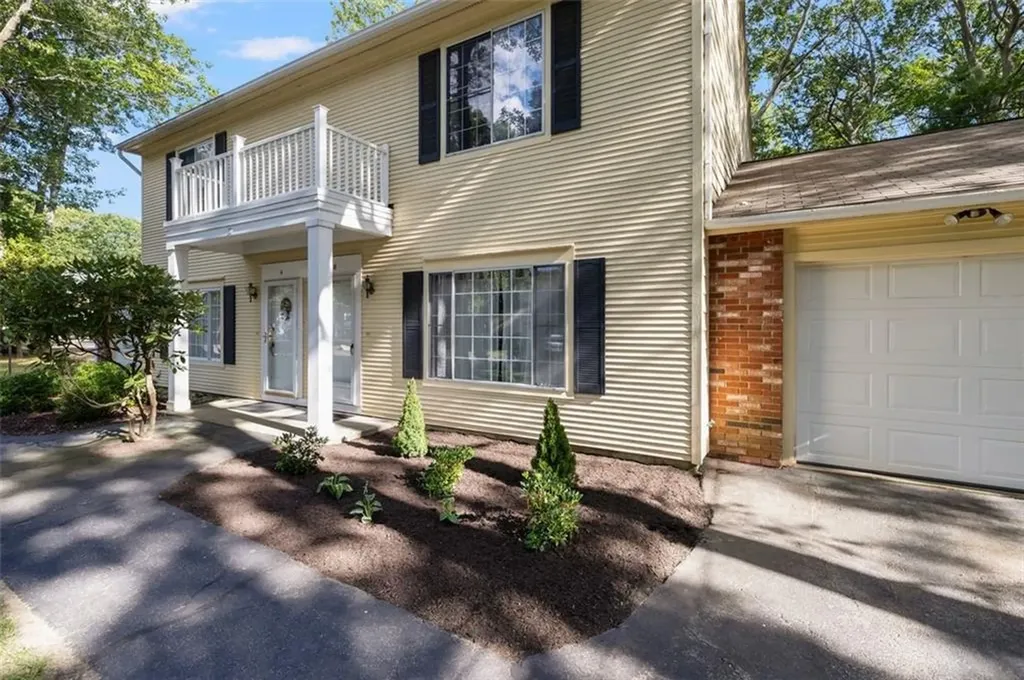 30 Eagle Run Warwick RI 02889