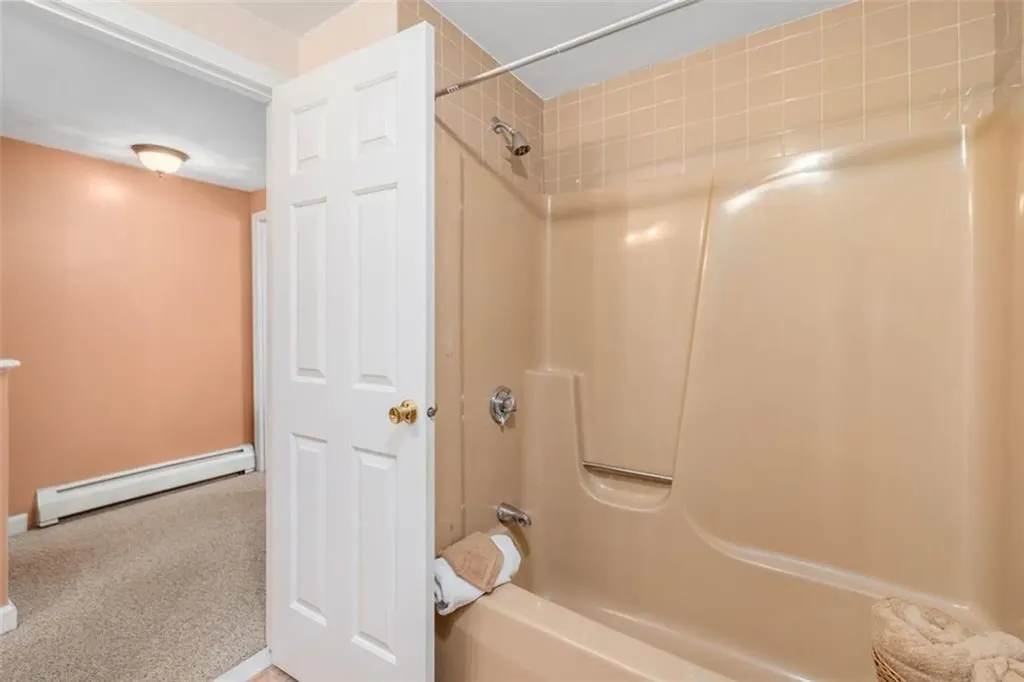 30 Eagle Run Warwick RI 02889