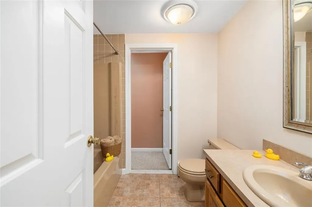 30 Eagle Run Warwick RI 02889