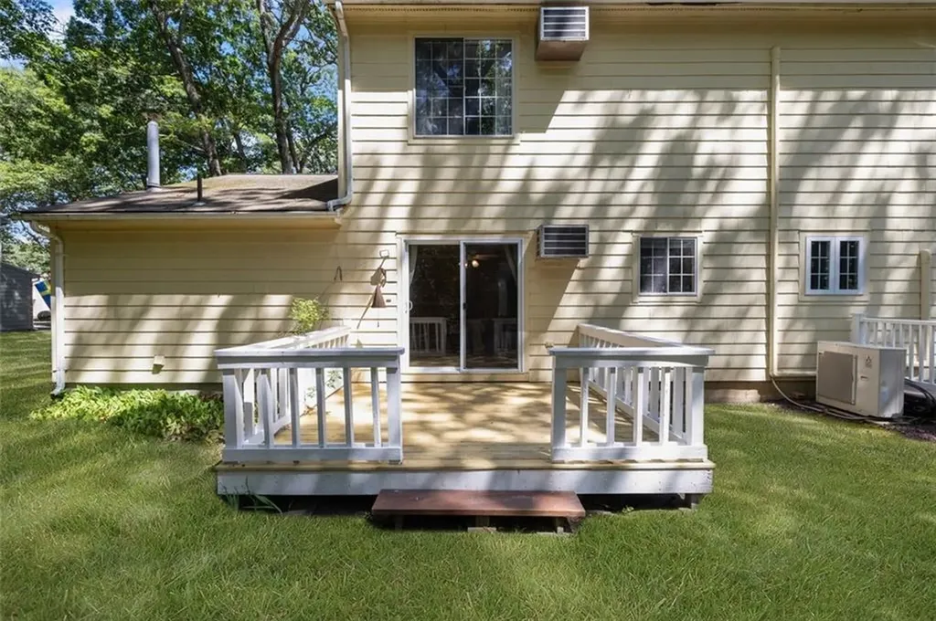 30 Eagle Run Warwick RI 02889
