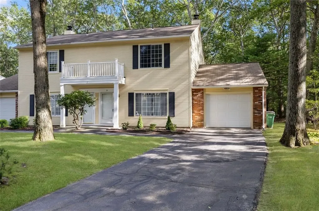 30 Eagle Run Warwick RI 02889
