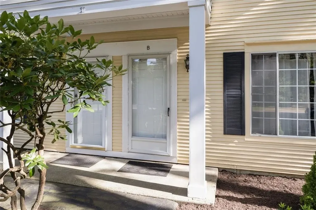 30 Eagle Run Warwick RI 02889