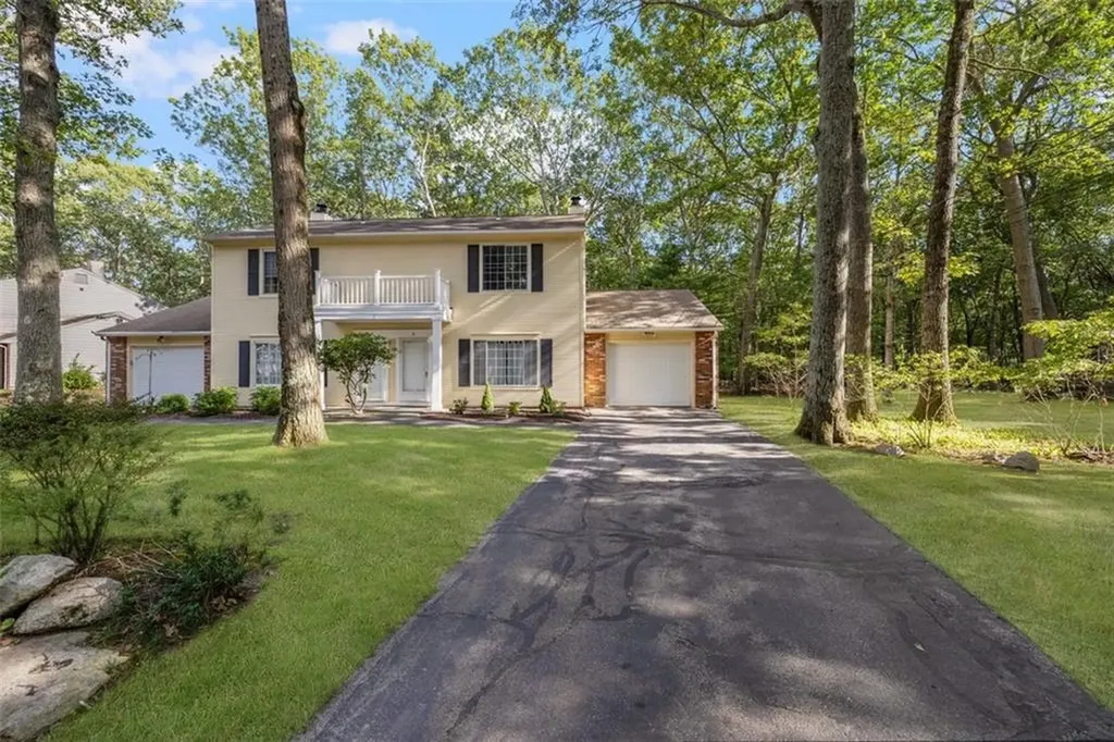 30 Eagle Run Warwick RI 02889