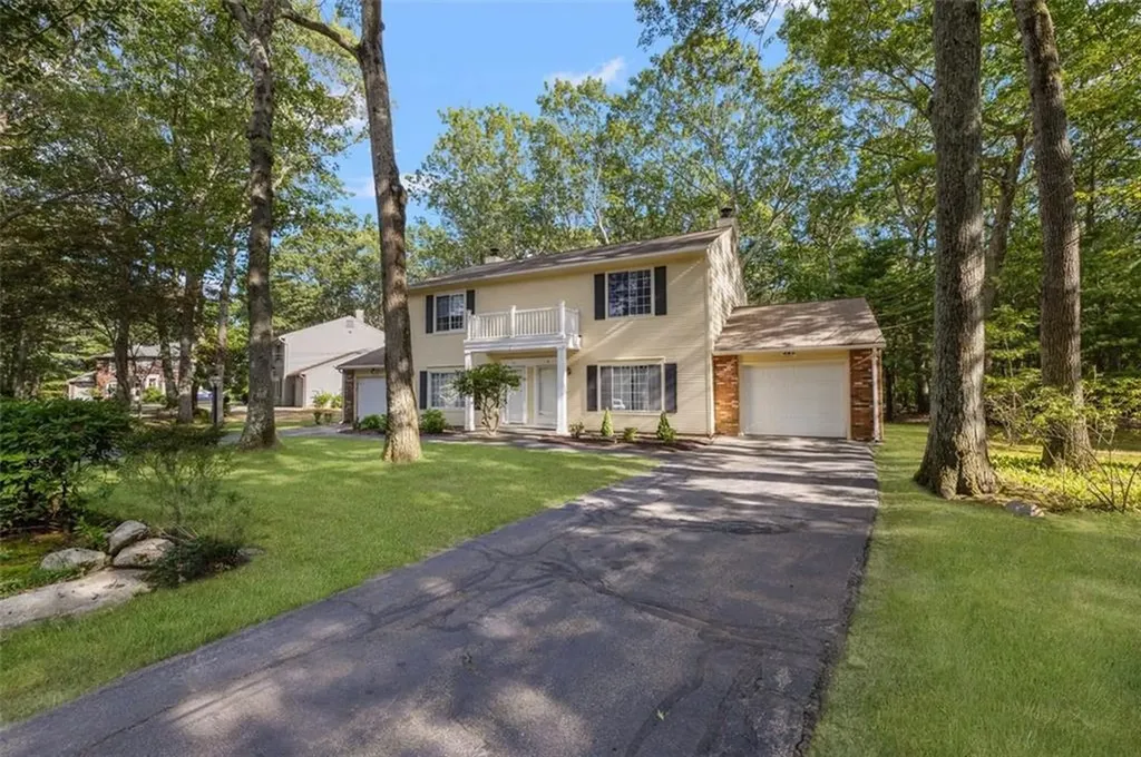 30 Eagle Run Warwick RI 02889