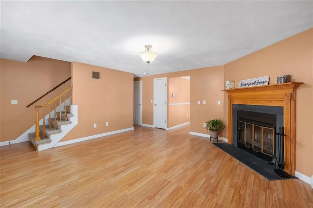 30 Eagle Run Warwick RI 02889