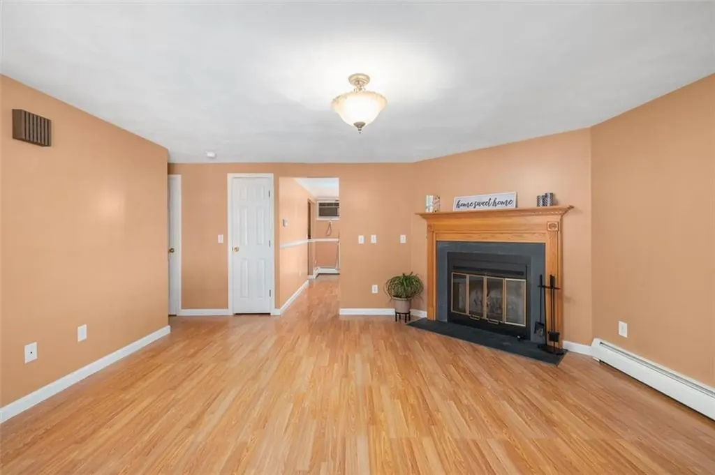 30 Eagle Run Warwick RI 02889