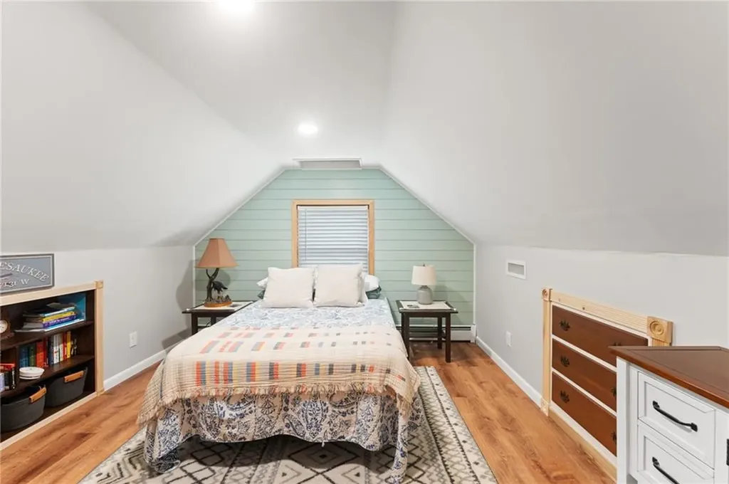 103 Everglade Avenue Warwick RI 02886