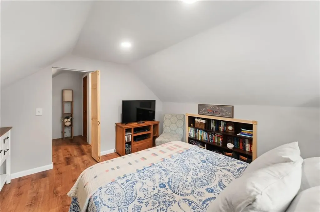 103 Everglade Avenue Warwick RI 02886