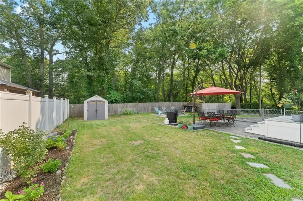 103 Everglade Avenue Warwick RI 02886