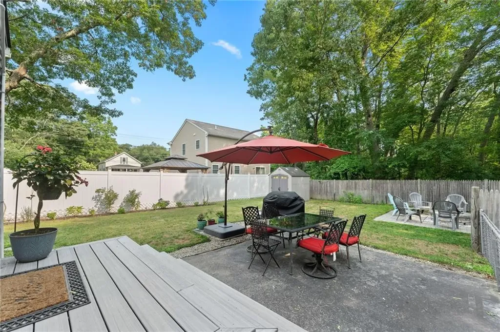 103 Everglade Avenue Warwick RI 02886