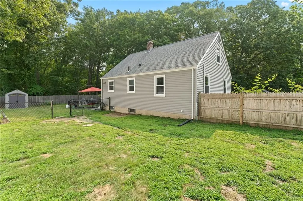 103 Everglade Avenue Warwick RI 02886