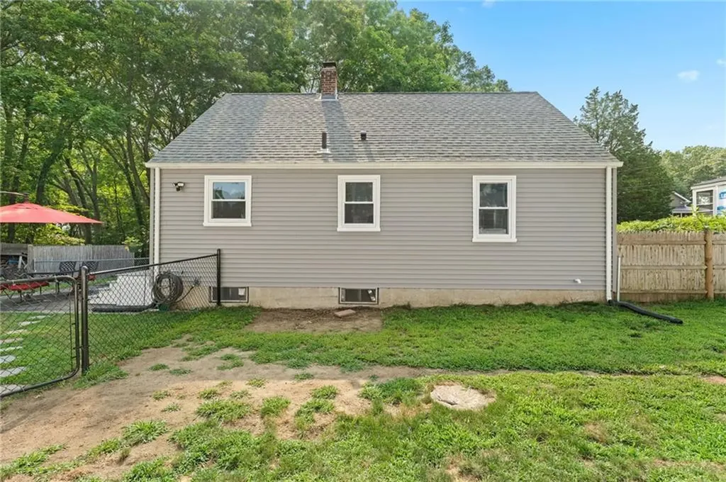 103 Everglade Avenue Warwick RI 02886