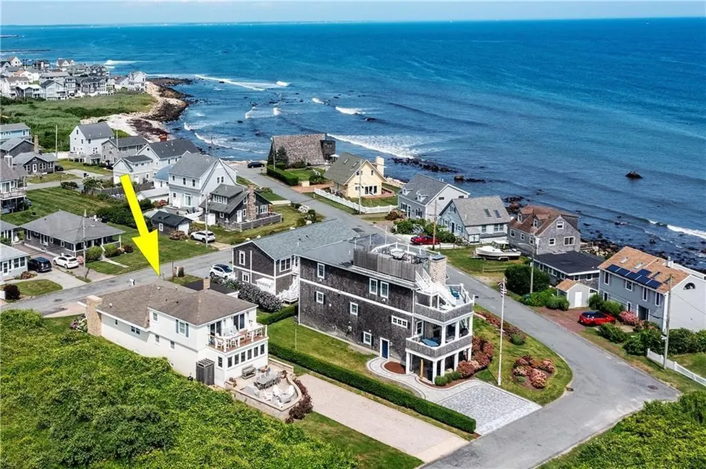 13 4th Street Narragansett RI 02882