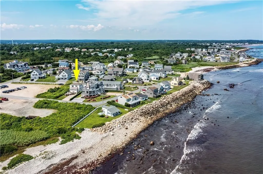 13 4th Street Narragansett RI 02882