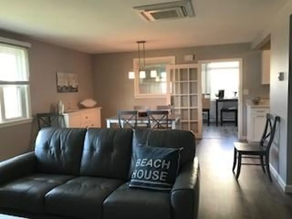 13 4th Street Narragansett RI 02882