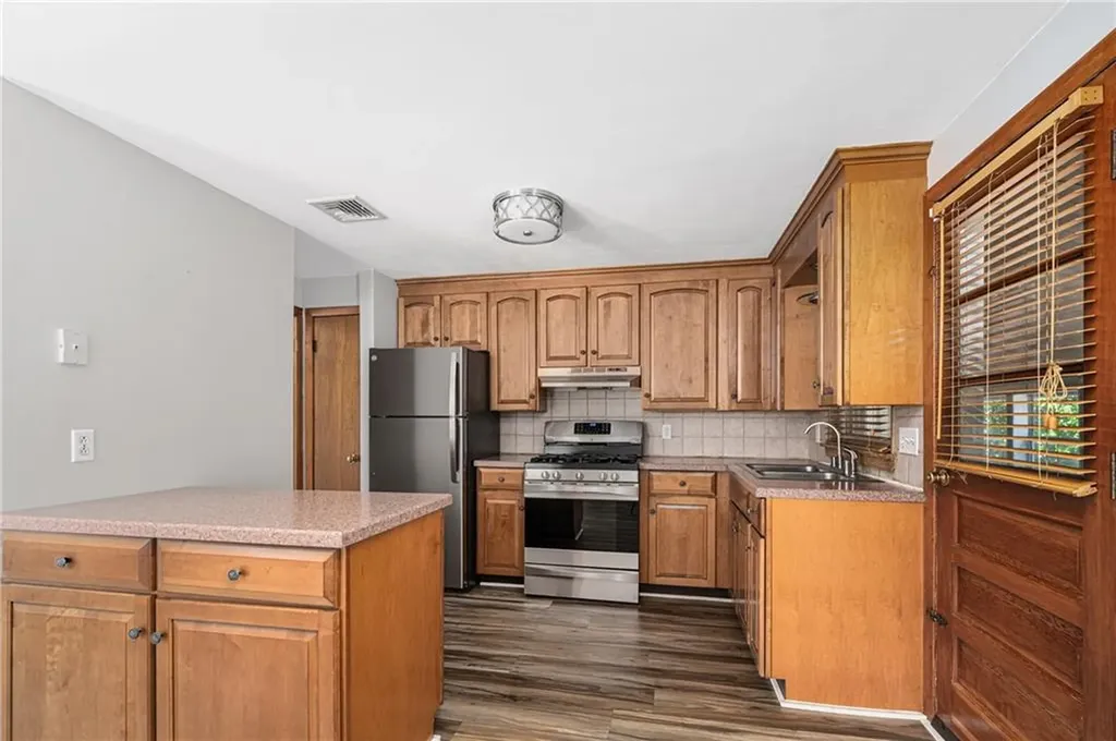 107 Dexterdale Road Providence RI 02906