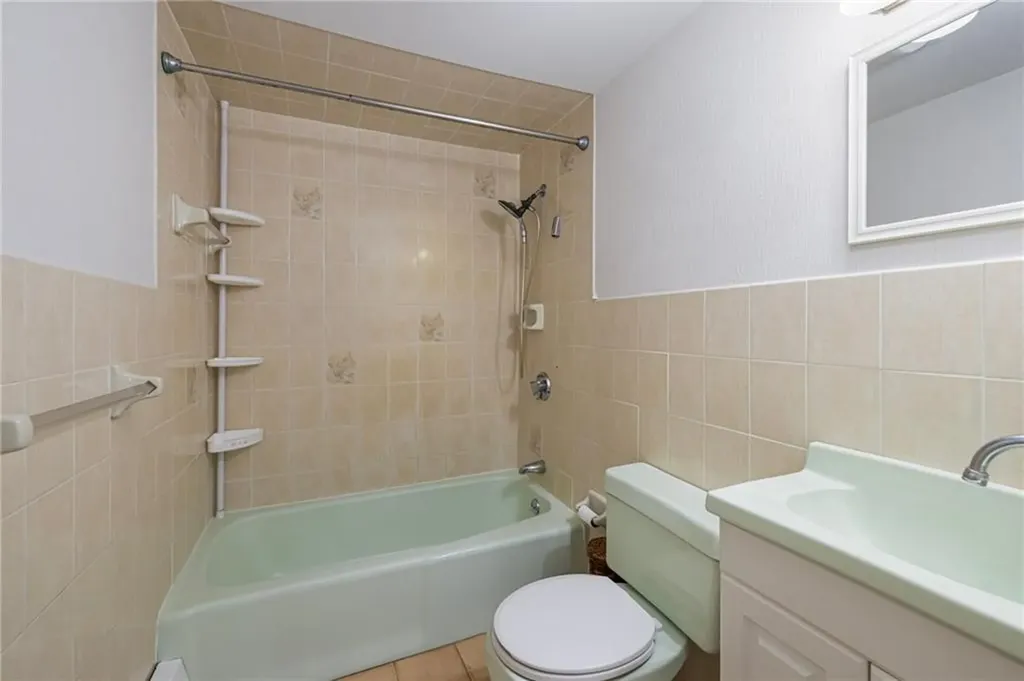 52 Pleasant View Road Warwick RI 02888