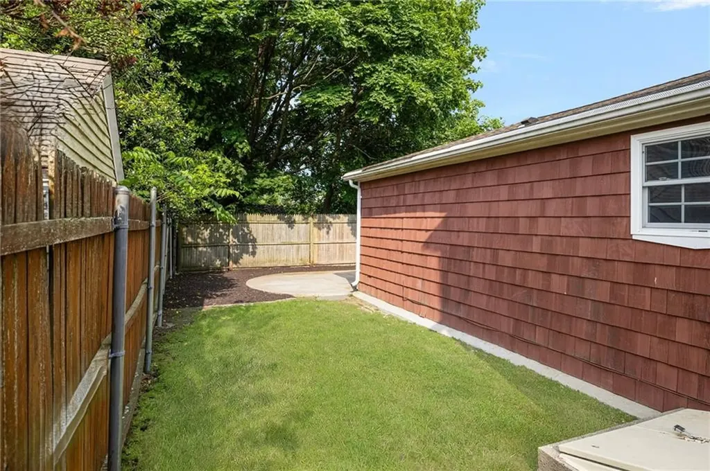 52 Pleasant View Road Warwick RI 02888