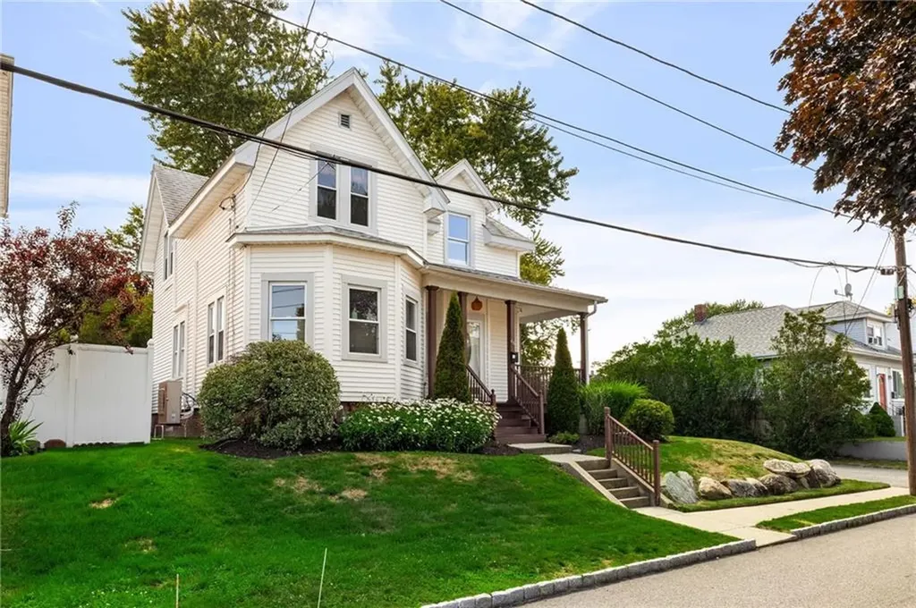 48 Wollaston Street Cranston RI 02910