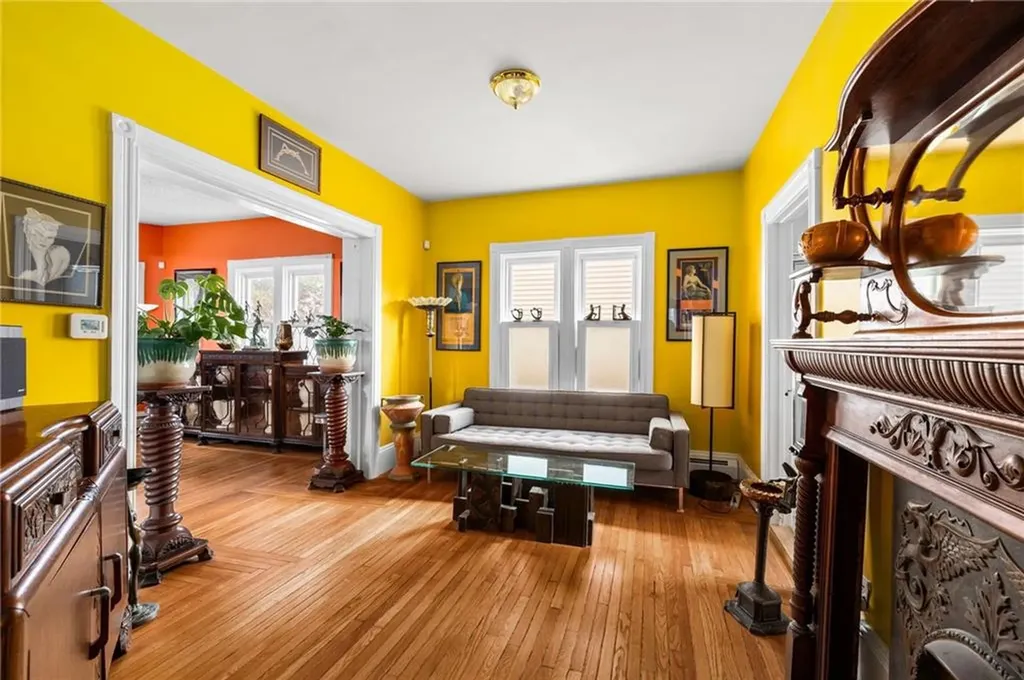 48 Wollaston Street Cranston RI 02910