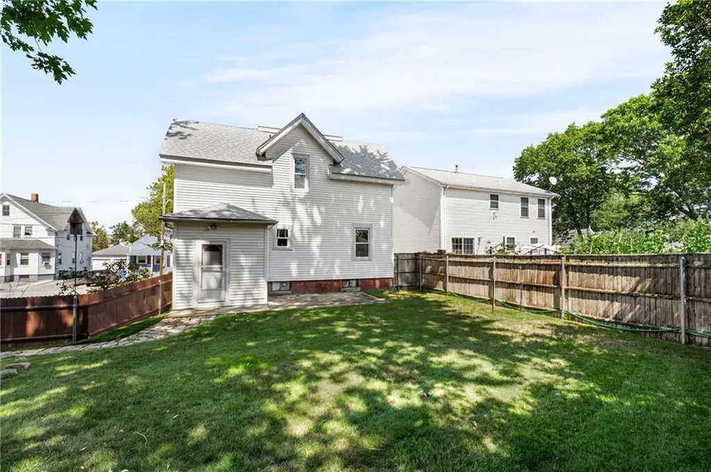 48 Wollaston Street Cranston RI 02910