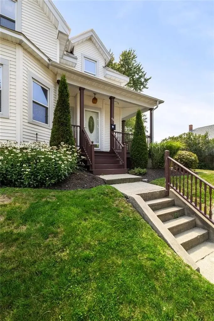48 Wollaston Street Cranston RI 02910