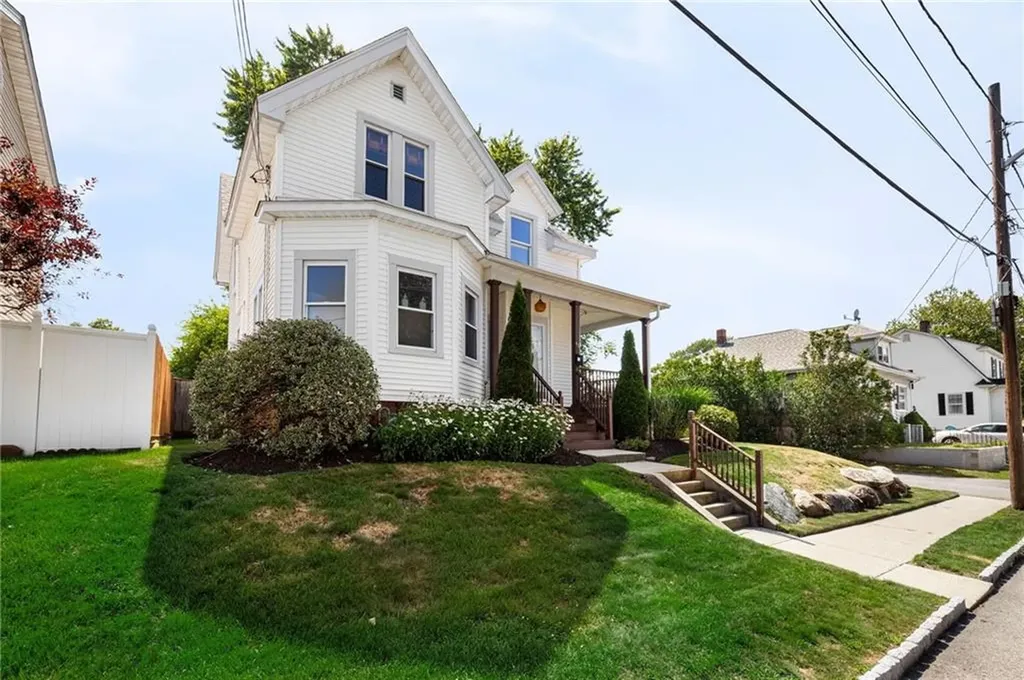48 Wollaston Street Cranston RI 02910