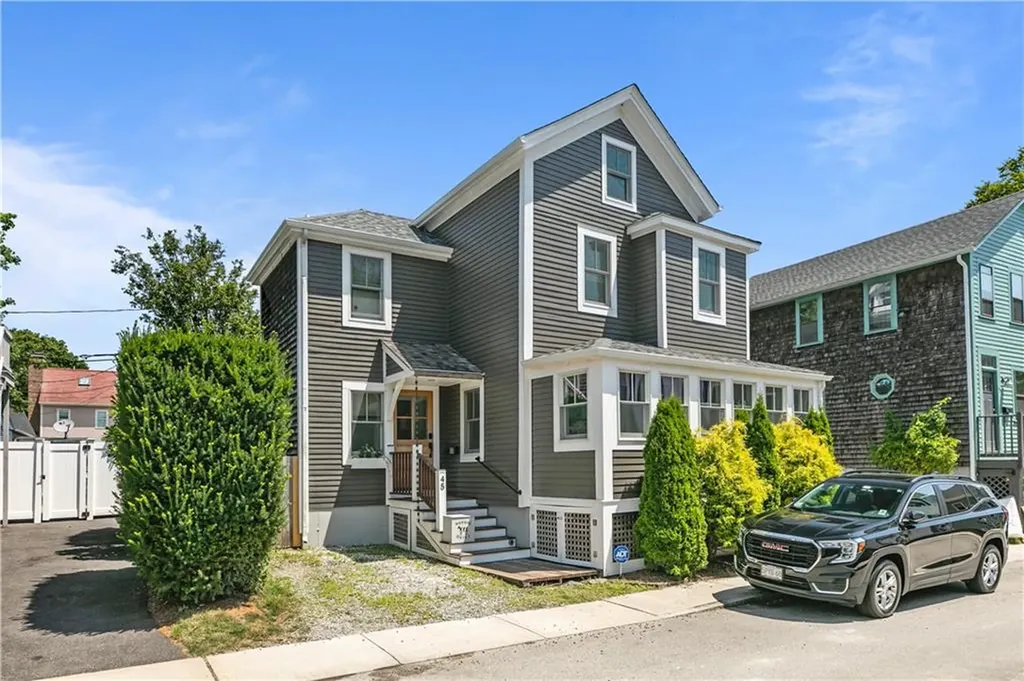 45 Burnside Avenue Newport RI 02840