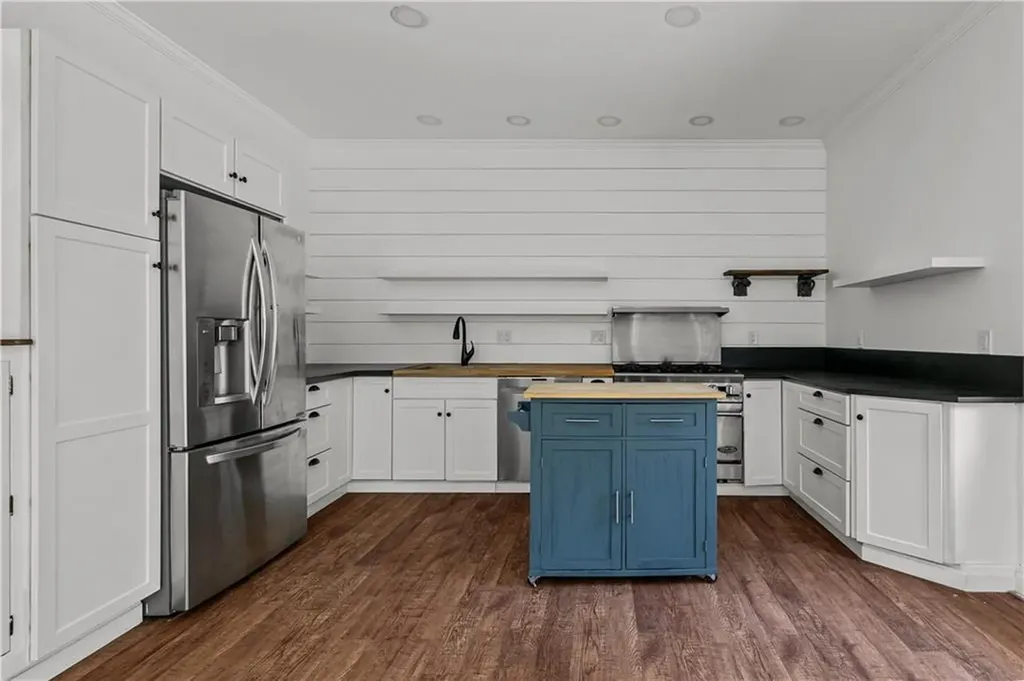 45 Burnside Avenue Newport RI 02840