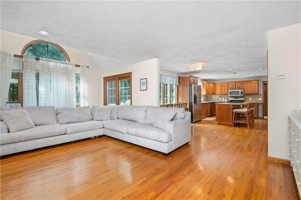23 Aspen Lane Smithfield RI 02828