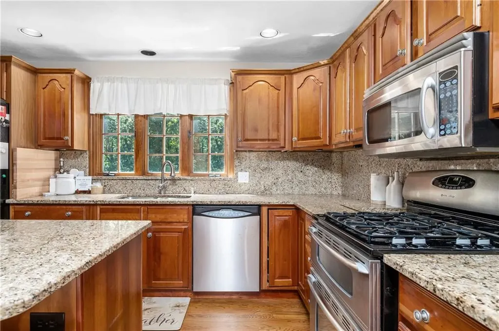 23 Aspen Lane Smithfield RI 02828