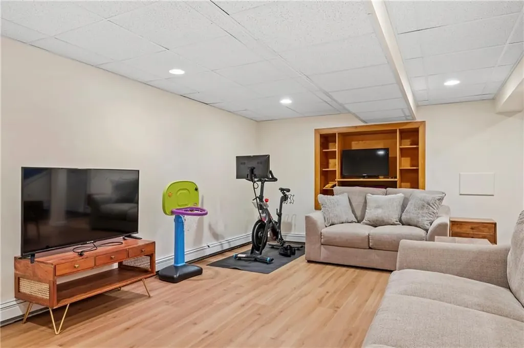 23 Aspen Lane Smithfield RI 02828