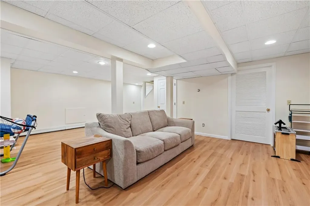 23 Aspen Lane Smithfield RI 02828