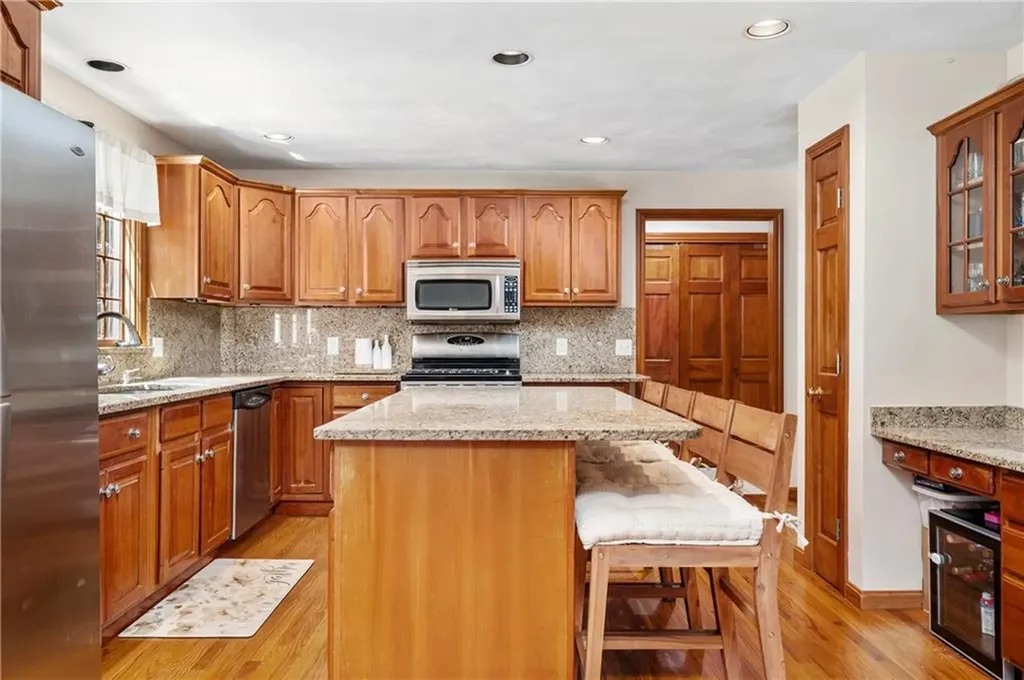 23 Aspen Lane Smithfield RI 02828
