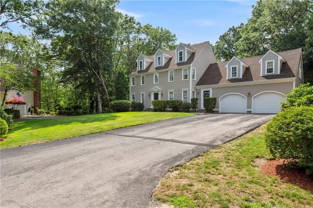 23 Aspen Lane Smithfield RI 02828