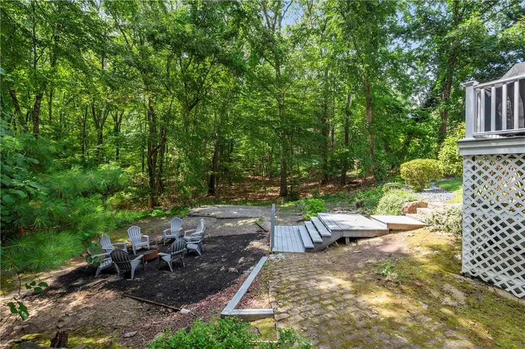 23 Aspen Lane Smithfield RI 02828