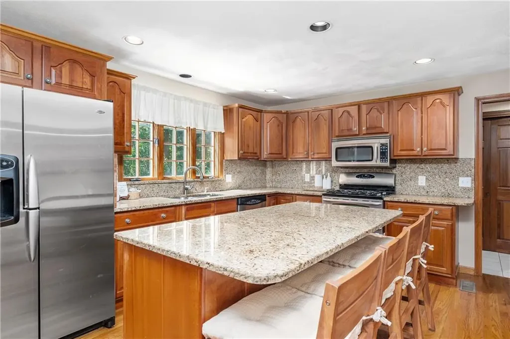 23 Aspen Lane Smithfield RI 02828