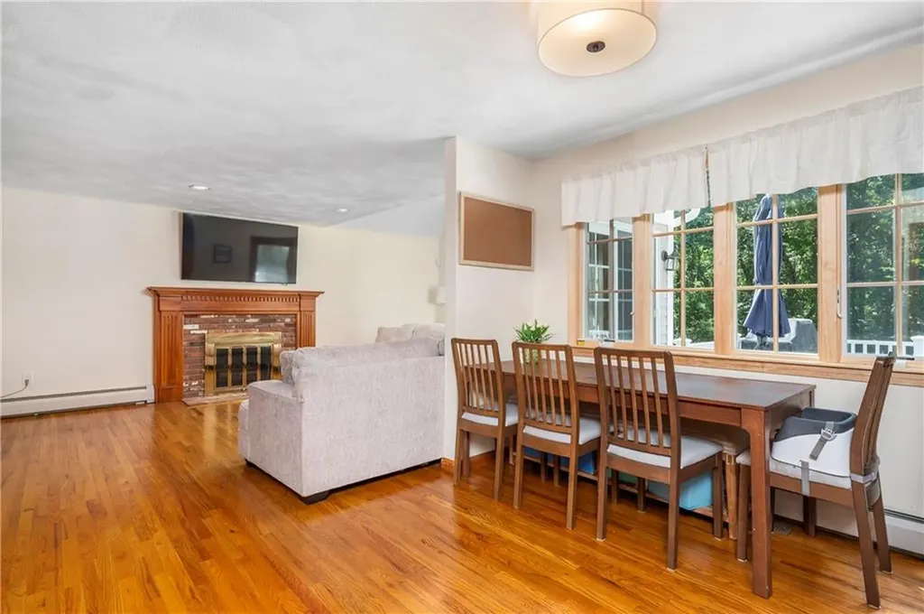 23 Aspen Lane Smithfield RI 02828